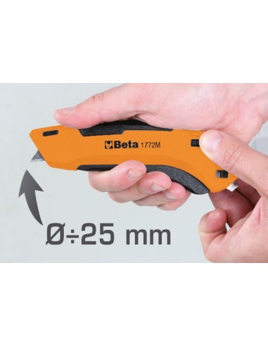 Cutter a lama retrattile di sicurezza fornito con 4 lame