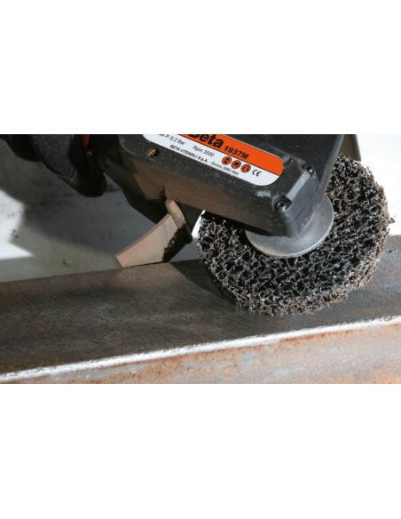 Levigatrice multifunzione con 16 accessori in valigetta di plastica