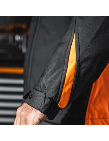 Giacca softshell con cappuccio e maniche staccabili