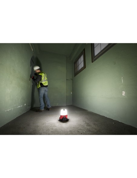 LANTERNA 2200L 18V S/BATT. M18TAL