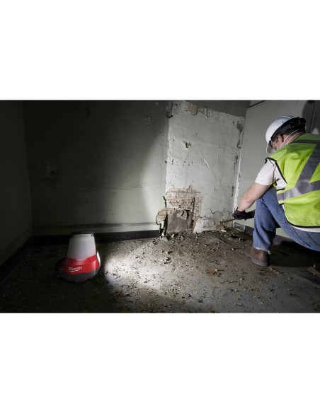 LANTERNA 2200L 18V S/BATT. M18TAL