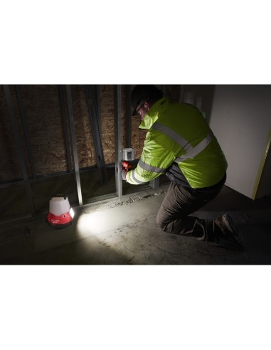 LANTERNA 2200L 18V S/BATT. M18TAL