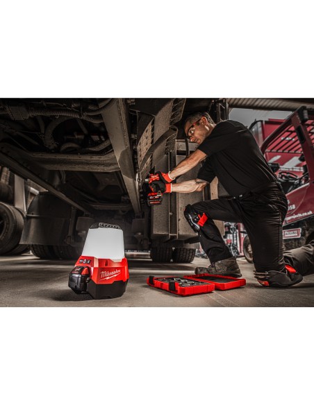 LANTERNA 2200L 18V S/BATT. M18TAL