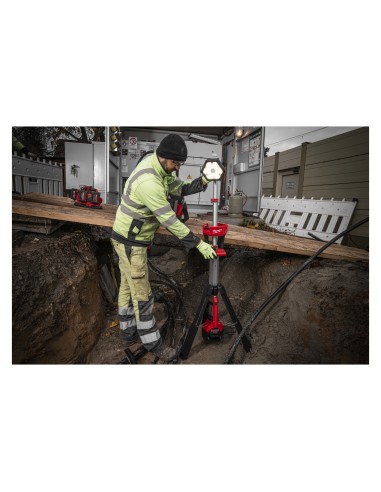 TORRE FARO 2800L M18SAL S/BATT