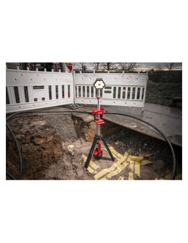 TORRE FARO 2800L M18SAL S/BATT