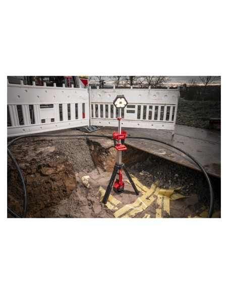 TORRE FARO 2800L M18SAL S/BATT