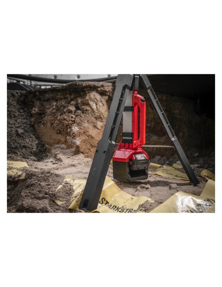 TORRE FARO 2800L M18SAL S/BATT